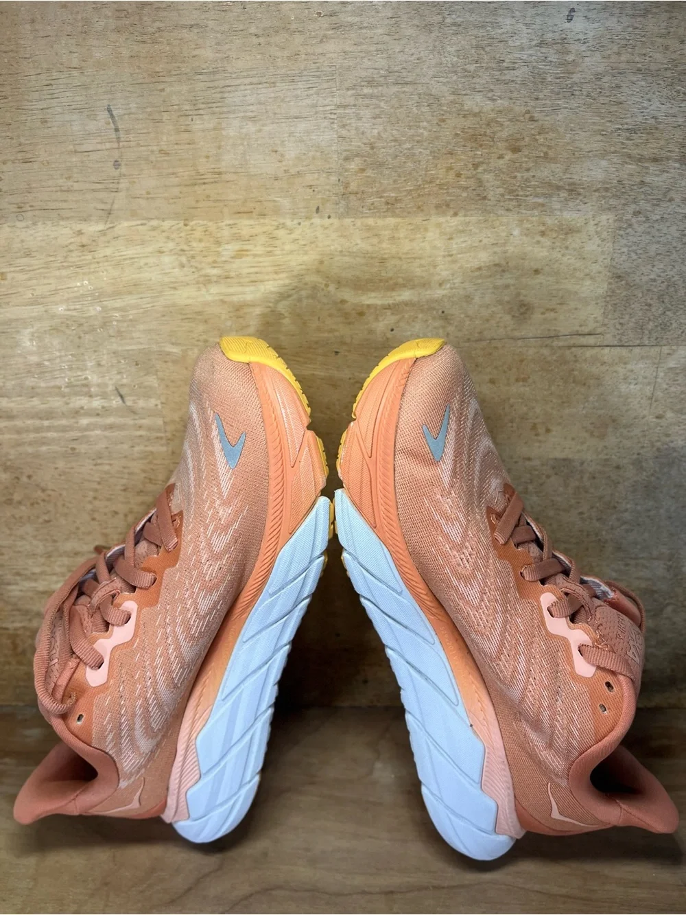 Hoka One One Arahi 6 Womens Size 7 Running Shoes Sneakers Sun Baked Orange